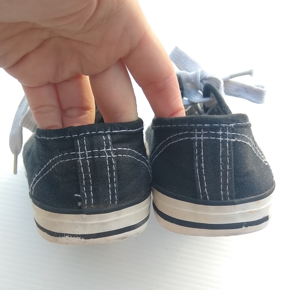 CONVERSE kids black low top sneakers sz 3 - Picture 7 of 8